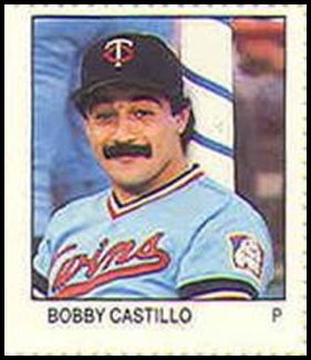 32 Bobby Castillo